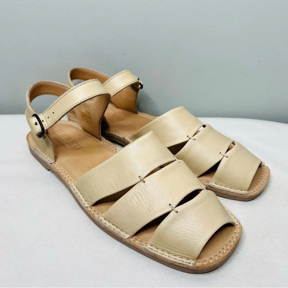 NWOT Hereu Morella Flat Sandals in Beige